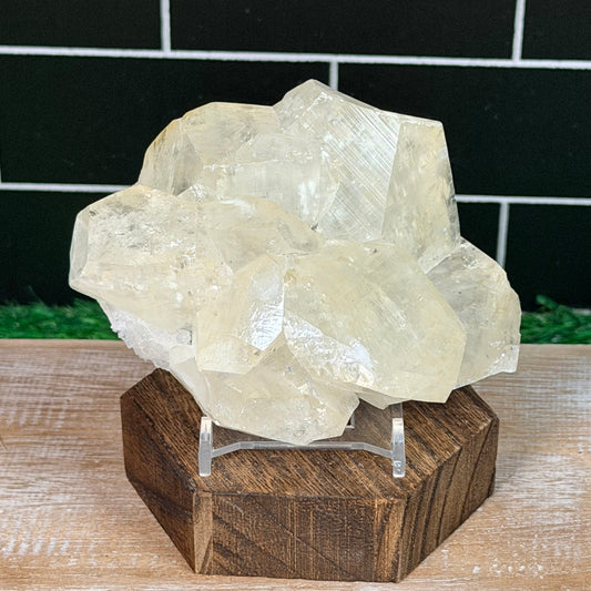 Diamond Calcite