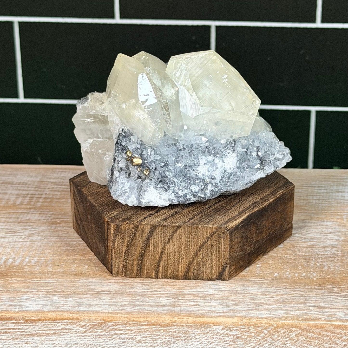 Diamond Calcite